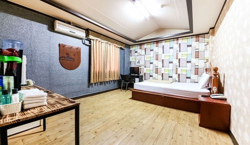 Room (Special Room)