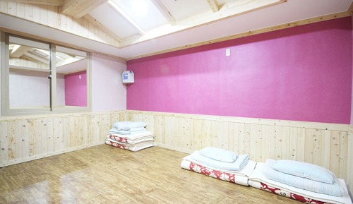 Room (Korean-style Ondol Room)