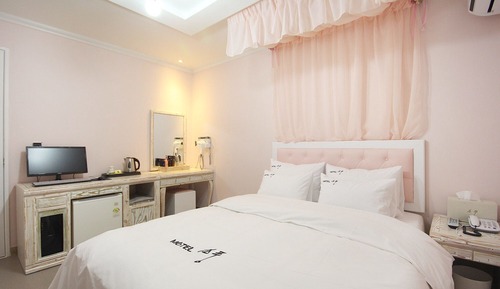 Room (Standard Room)