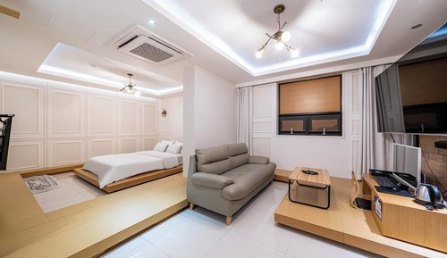 Room (Royal-Suite / Free viewing of 5 types)