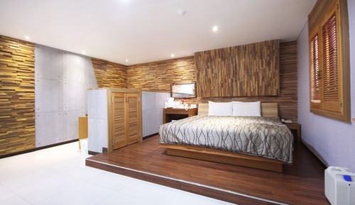 Room (VIP A-Large Spa (Netflix viewing avai)