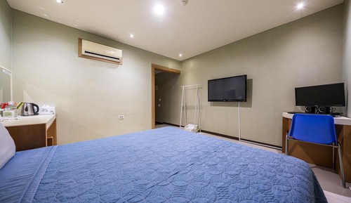 Room (Standard Room A)