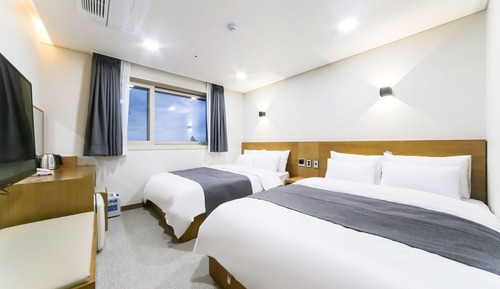 Room (Room with Double + Single Bed [Ocean )