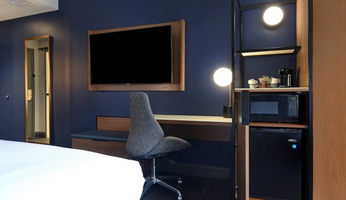 Room, 1 King Bed, Non Smoking, City View