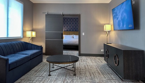 Suite, 1 King Bed with Sofa bed, Non Smoking