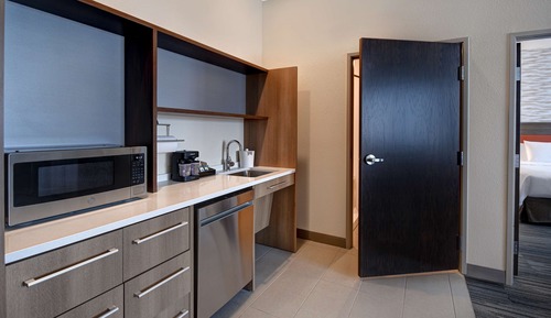 Suite, 2 Queen Beds, Accessible, Bathtub