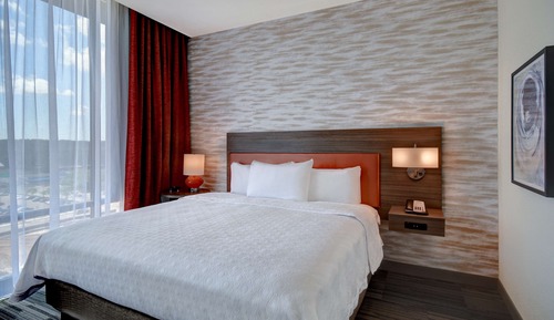 Suite, 1 King Bed, Accessible (Hearing)