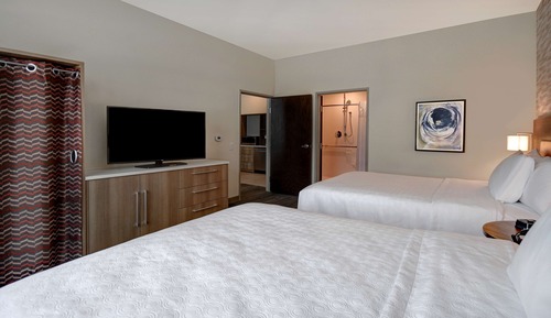 Suite, 2 Queen Beds, Accessible (Roll-In Shower)