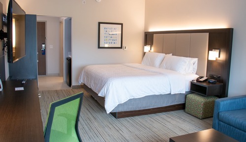 Standard Room, 1 King Bed, Accessible Bathtub (Mobility)