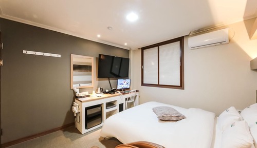 Room (Good room non smoking room(magic chai)