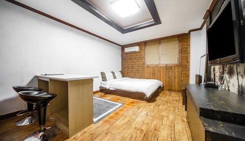 Room (40m Pension Room)