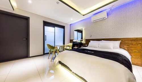 Room (Standard room)