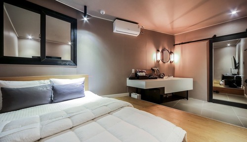 Room (VIP Korean Room (Mattress O))