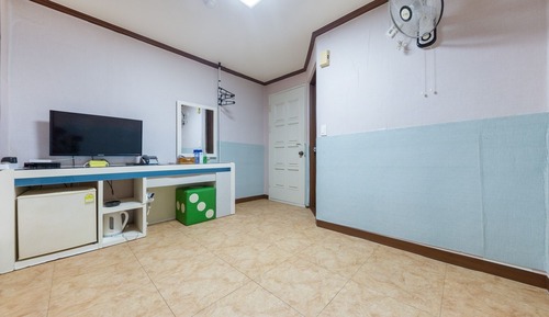 Room (Korean-style Ondol)