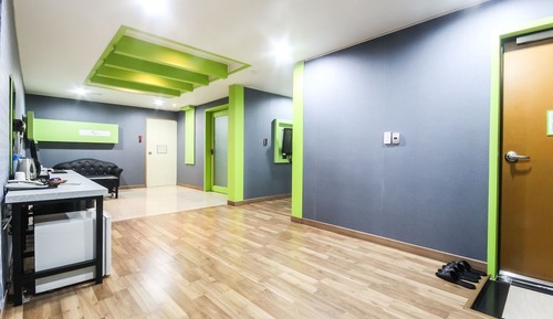 Room (Suite room (drive-in))