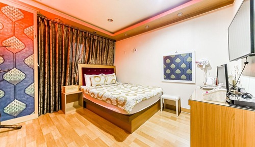 Room (Standard First-come-first-served)