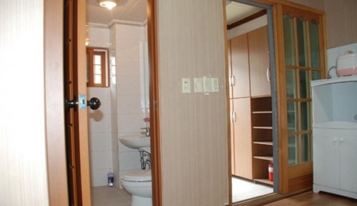 Room (Sound of water)