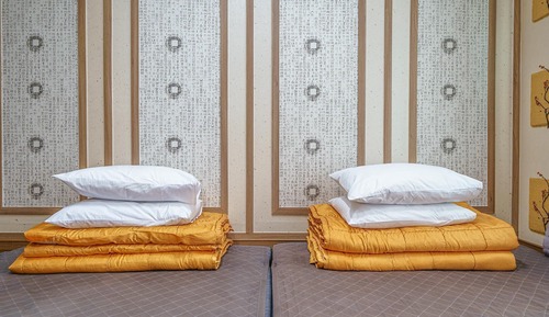 Room (4 people Family Ondol Room (Bathtub f)