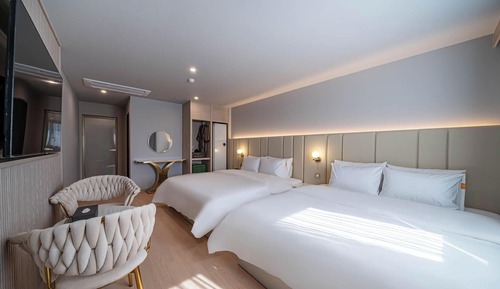 Room (Opening Special - Premium Twin (24-ho)