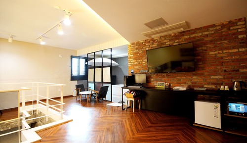 Room (Special room (1 room 1 parking 1 bed )