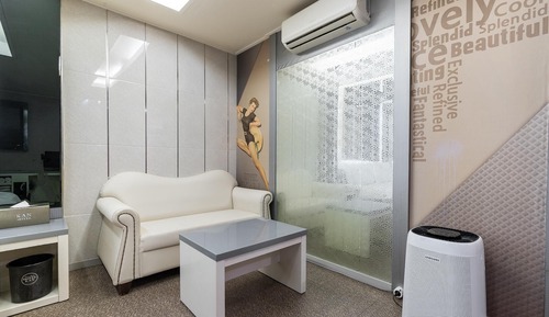 Room (Firstcomer Special Deluxe (Netflix av)