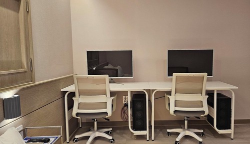 Room (Deluxe - 2PC (2 PCs + 1 queen bed + N)