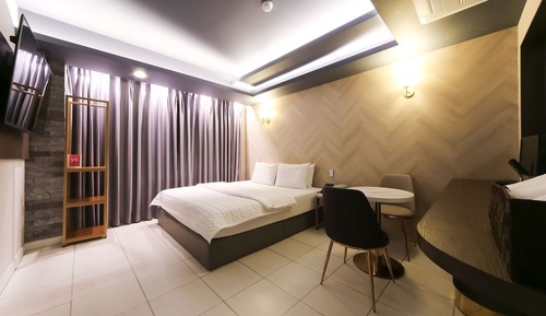 Room (Premium double massage bed randomly a)