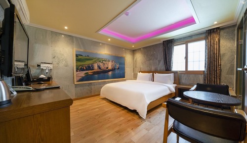 Room (Semi-Special Room)