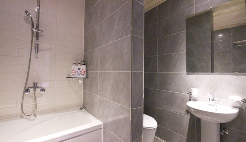 Room (Deluxe (luxury bedding))