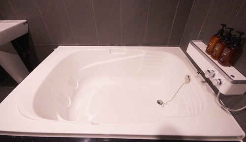 Room (Twin (Netflix viewing + double bed + )