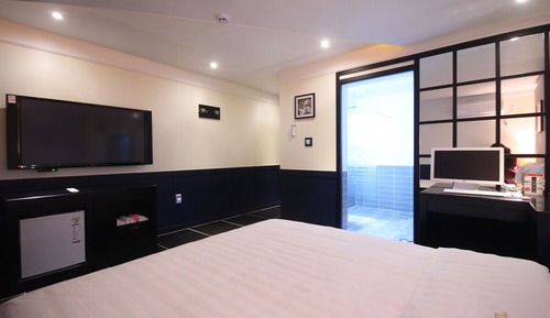 Room (Drive-in/microwave/bidet installation)