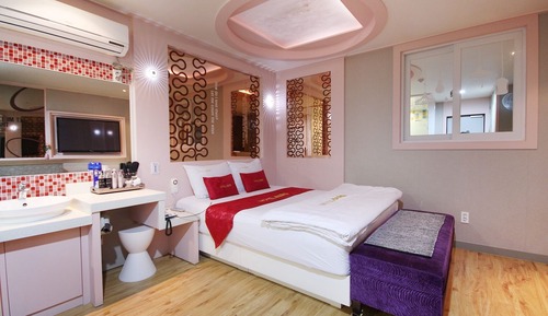 Room (Special Room -1room 1parking (open sk)