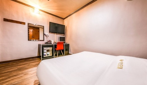 Room (Non-smoking room)