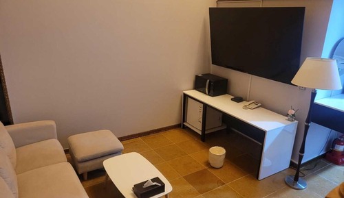 Room (New building-pent private bath (accom)