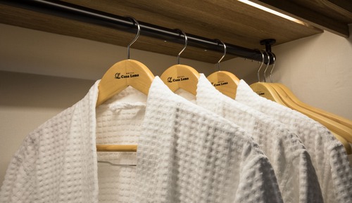 [VISIT KOREA GIVEAWAY PKG] Family Ondol (Traditional) + K-souvenirs