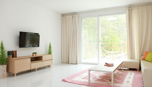 Room (Auguste Renoir)