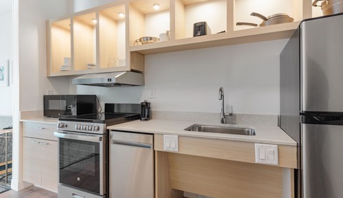 Suite, 1 Bedroom (Mobility/Hearing Access, Roll-In Shwr)