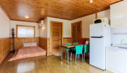 Room (Dream Room (Studio))