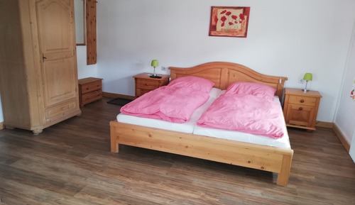 Classic Double Room, Private Bathroom (Klatschmohnzimmer)