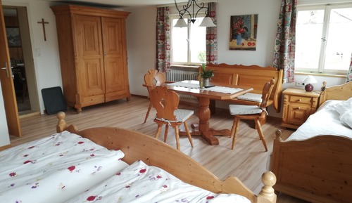 Classic Triple Room, Private Bathroom (Enzianzimmer)