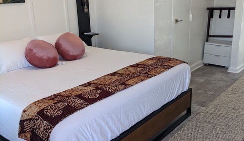 Comfort Room, Mountain View, Mountainside