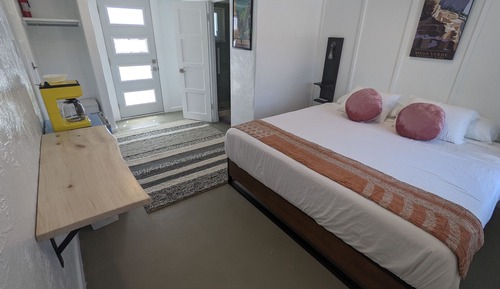 Comfort Room, Mountain View, Mountainside