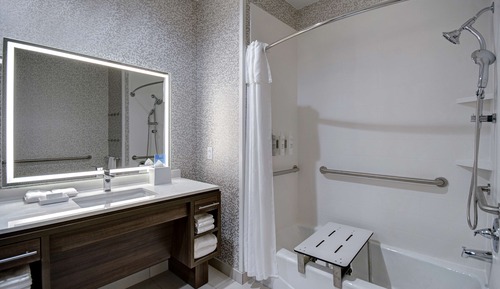 Studio, 2 Queen Beds, Accessible, Bathtub (Mobility & Hearing)