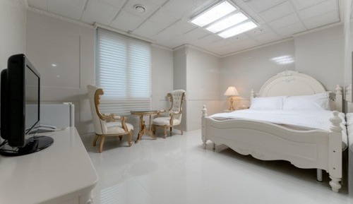 Room (Deluxe Double (toward parking lot))