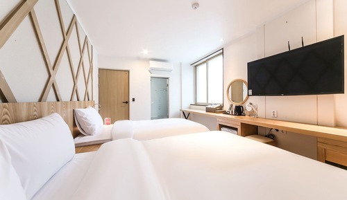 Room (Twin room (Netflix/WiFi/non-smoking/f)