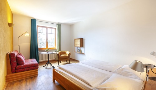 Standard Double Room (Theresa)