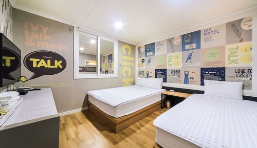 Room (Standard Room (2 Beds))