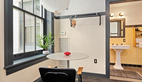 Basic Room, 1 King Bed (Self Check-in with Virtual Front Desk)