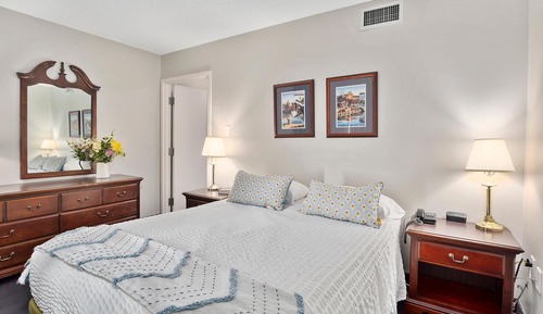 Room, Multiple Beds (SBSSBV)