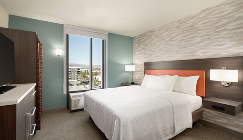 Suite, 1 King Bed, Accessible (Hearing)